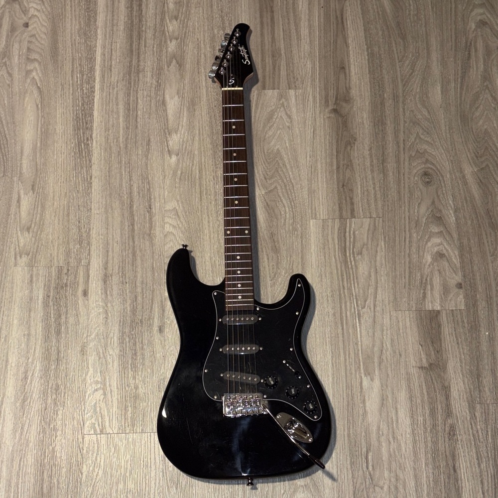 Sawtooth Black Electric Guitar With Black chromacast Case